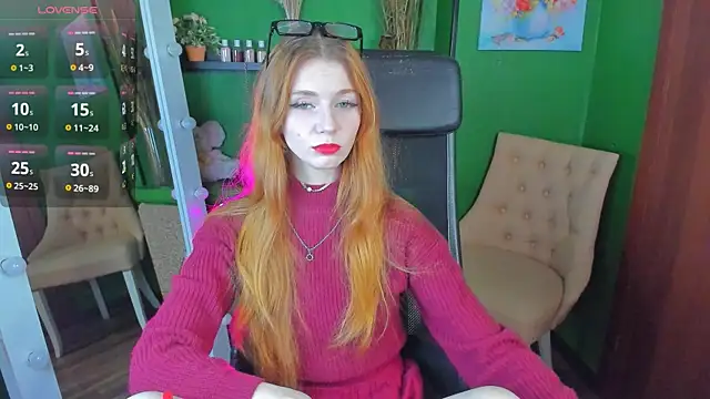 Snapshot of CarolinaGilbert chatting on 10-29-25, 11:01 CarolinaGilbert online show from 10-29-25, 11:01