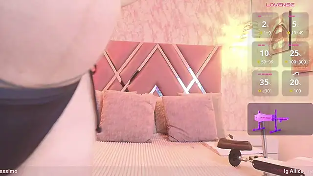 Aliice1  online show from 10-08-25, 07:11