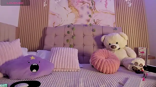 Aliice1  online show from 04-20-26, 10:55