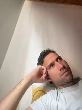 Michaell Spinelly online show from 10-20-25, 04:18