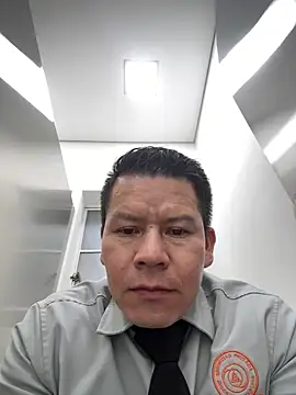 Snapshot of Manu0586 chatting on 01-15-26, 05:45 Manu0586 online show from 01-15-26, 05:45