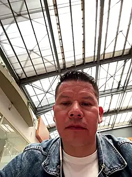 Snapshot of Manu0586 chatting on 04-01-26, 03:20 Manu0586 online show from 04-01-26, 03:20