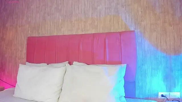 Kendra kobein online show from 11-25-25, 07:47