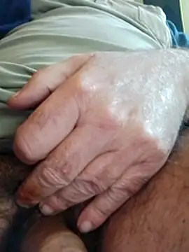 Snapshot of ozmilanoshow chatting on 11-28-25, 07:22 ozmilanoshow online show from 11-28-25, 07:22