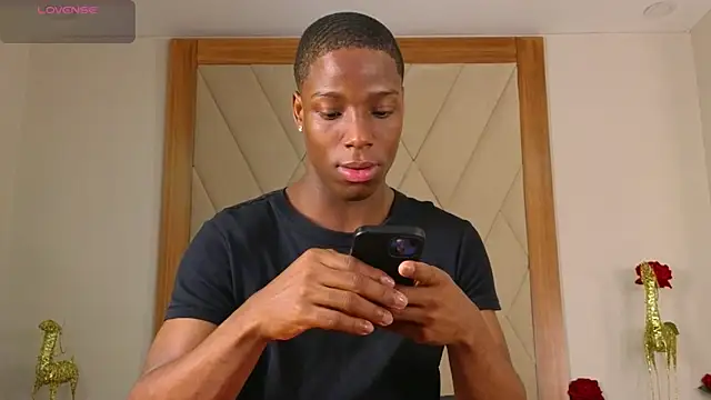Snapshot of CharlesBrown_ chatting on 06-10-26, 01:43 CharlesBrown online show from 06-10-26, 01:43