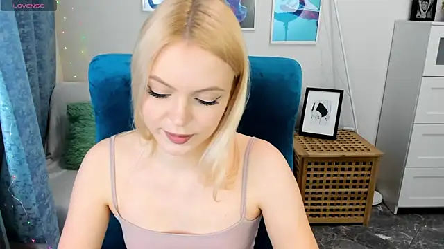 KatherineePierce online show from 05-21-26, 03:52