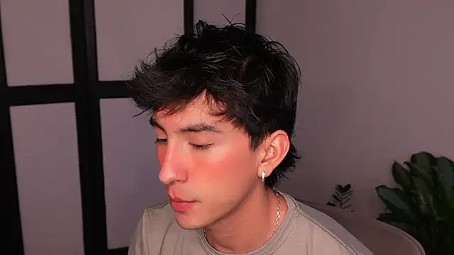 sweettaaron01 online show from 06-18-26, 11:09