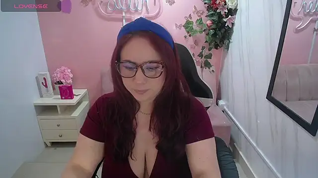 Snapshot of bellatrix_ch chatting on 06-25-26, 12:53 bellatrix ch online show from 06-25-26, 12:53