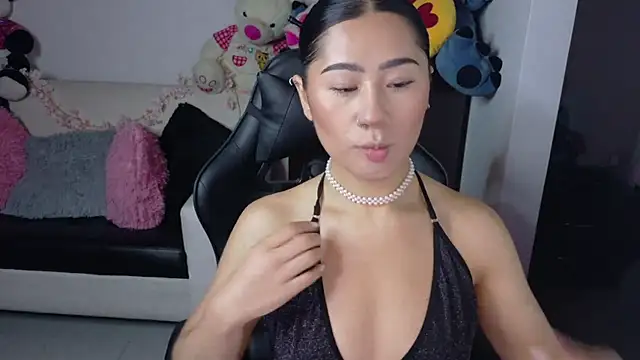 Snapshot of evelyn_ch_ chatting on 10-10-25, 10:47 evelyn ch online show from 10-10-25, 10:47