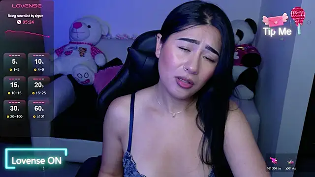 Snapshot of evelyn_ch_ chatting on 11-07-25, 11:10 evelyn ch online show from 11-07-25, 11:10