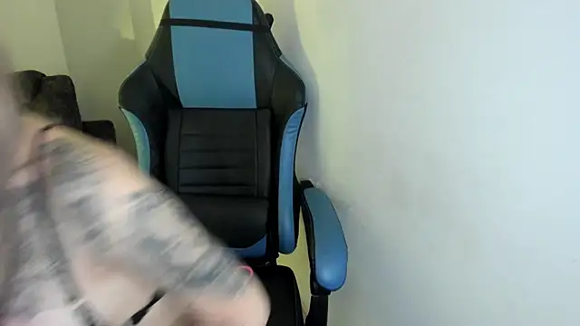 Snapshot of Scarbadgirl_ chatting on 10-01-25, 03:45 Scarbadgirl online show from 10-01-25, 03:45