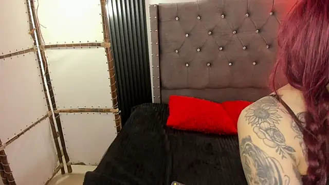 Snapshot of Scarbadgirl_ chatting on 06-24-26, 03:16 Scarbadgirl online show from 06-24-26, 03:16