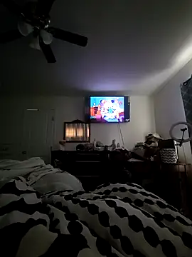 Snapshot of Frank198901 chatting on 12-17-25, 04:24 Frank198901 online show from 12-17-25, 04:24