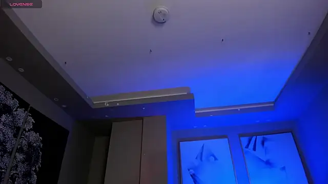 IsabellaMoreau online show from 11-17-25, 07:41