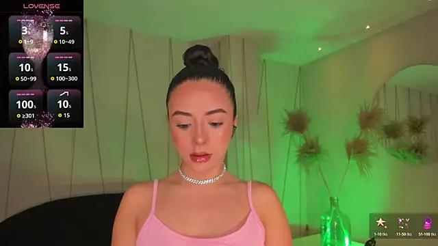 IsabellaMoreau online show from 03-08-26, 06:12