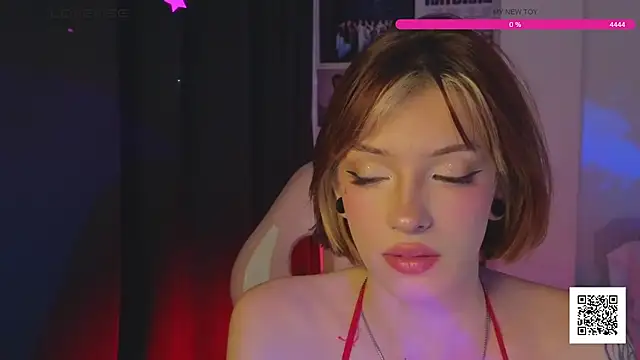 Snapshot of Moonlightt_21 chatting on 07-12-26, 08:11 Moonlightt 21 online show from 07-12-26, 08:11