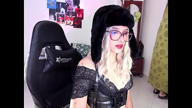 Oliver and kalypso online show from 10-25-25, 02:52