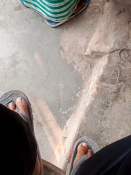 Snapshot of CatchingBouquet chatting on 12-04-25, 01:59 CatchingBouquet online show from 12-04-25, 01:59