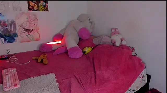 Snapshot of Maki_sins chatting on 01-11-26, 01:32 Maki sins online show from 01-11-26, 01:32