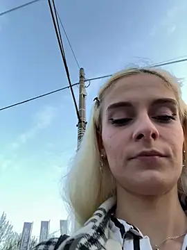 SelenaDaze online show from 04-14-26, 03:56