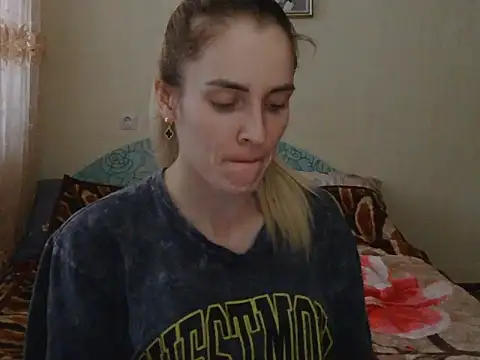 JayeTyler online show from 12-18-25, 07:47