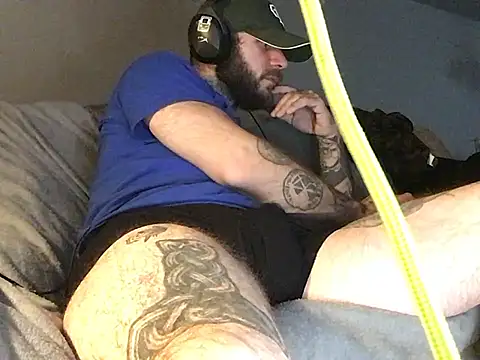 Snapshot of BlueCollarTattoos chatting on 04-07-26, 07:53 BlueCollarTattoos online show from 04-07-26, 07:53