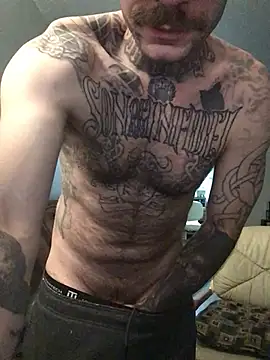 Snapshot of BlueCollarTattoos chatting on 07-05-26, 07:37 BlueCollarTattoos online show from 07-05-26, 07:37