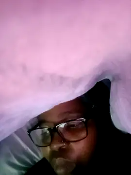 ShySexyBaddiexx online show from 11-10-25, 01:32