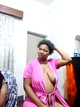 ShySexyBaddiexx online show from 11-18-25, 08:13