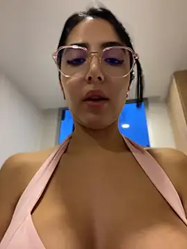 Snapshot of oh_nina chatting on 07-09-26, 11:20 oh nina online show from 07-09-26, 11:20