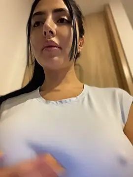 Snapshot of oh_nina chatting on 07-18-26, 12:15 oh nina online show from 07-18-26, 12:15