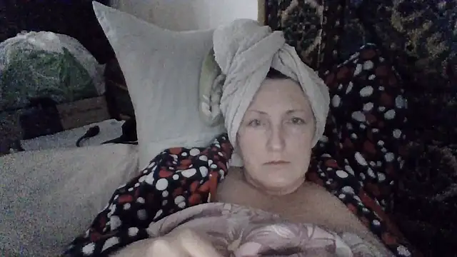 Snapshot of AllaSowinskaya chatting on 11-29-25, 08:39 AllaSowinskaya online show from 11-29-25, 08:39