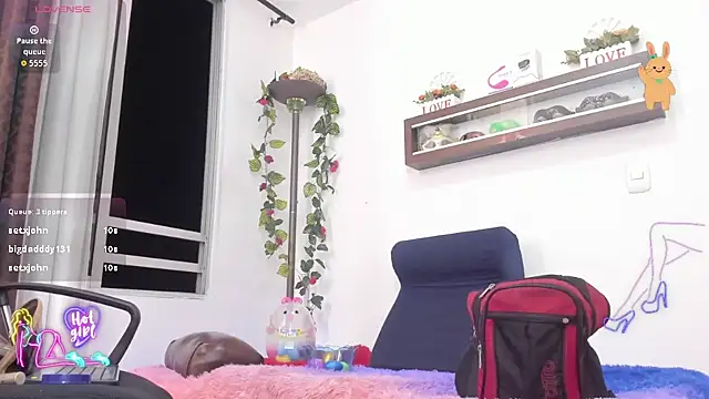 miaroberts69 online show from 04-07-26, 12:00