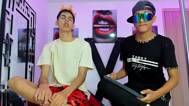 TWINKS FRIENDS online show from 10-27-25, 07:23