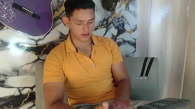 Snapshot of Hiroshi_Shen chatting on 05-06-26, 01:38 Hiroshi Shen online show from 05-06-26, 01:38