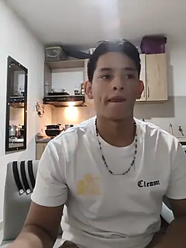 Snapshot of Hiroshi_Shen chatting on 05-22-26, 01:35 Hiroshi Shen online show from 05-22-26, 01:35