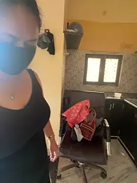 Iampriyaaa15 online show from 06-02-26, 06:59