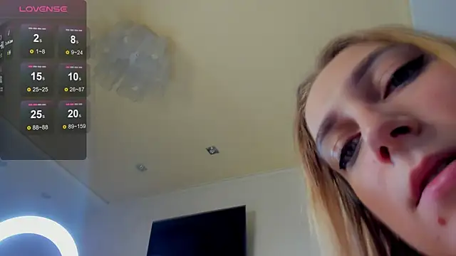 Snapshot of graseflower chatting on 11-10-25, 12:42 graseflower online show from 11-10-25, 12:42