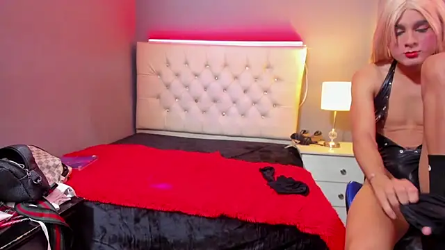 Snapshot of MiaMalkoba chatting on 09-29-25, 12:43 MiaMalkoba online show from 09-29-25, 12:43