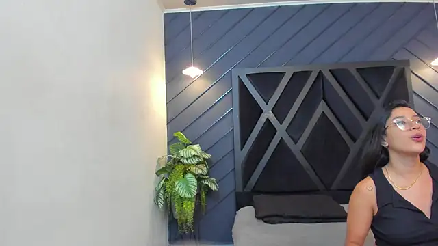 zoe martins  online show from 09-18-25, 05:15