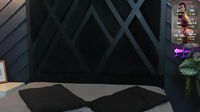 zoe martins  online show from 10-18-25, 06:08