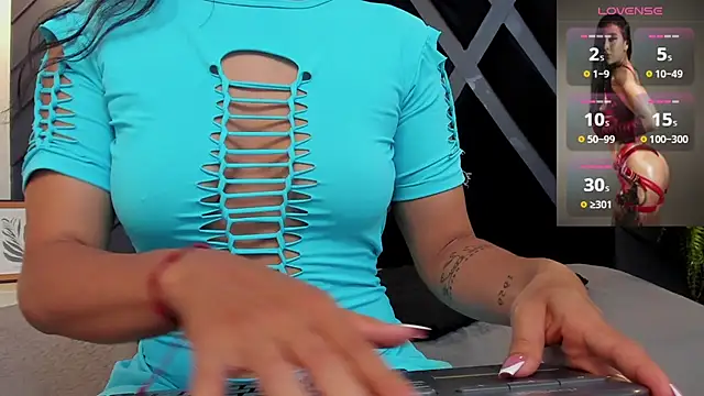 zoe martins  online show from 10-30-25, 05:24