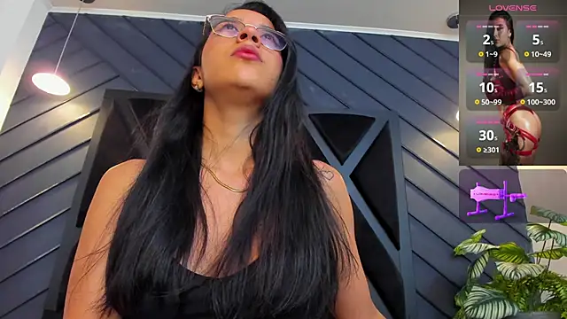 zoe martins  online show from 11-04-25, 05:23