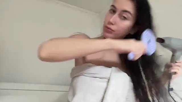 Snapshot of Talyo19 chatting on 02-13-26, 10:22 Talyo19 online show from 02-13-26, 10:22