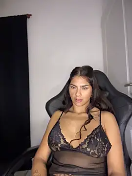 chicachocolate01 online show from 06-02-26, 01:51