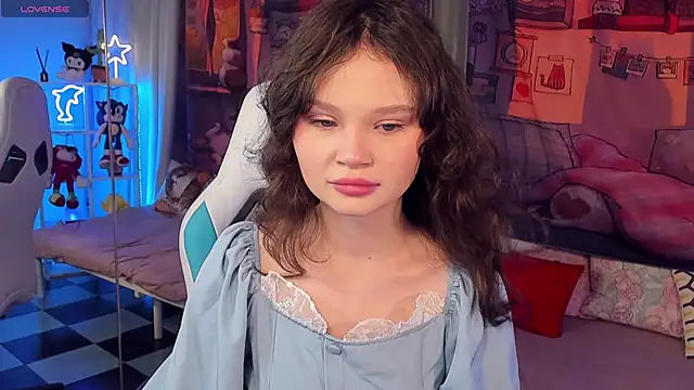 EmilyChaves online show from 12-15-25, 06:17