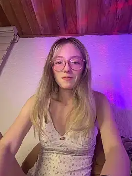 ReenKitty online show from 03-20-26, 05:23