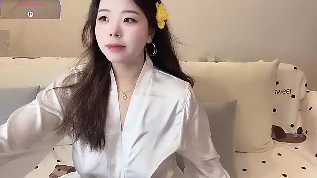 Snapshot of xiaotanbaby chatting on 10-12-25, 04:39 xiaotanbaby online show from 10-12-25, 04:39