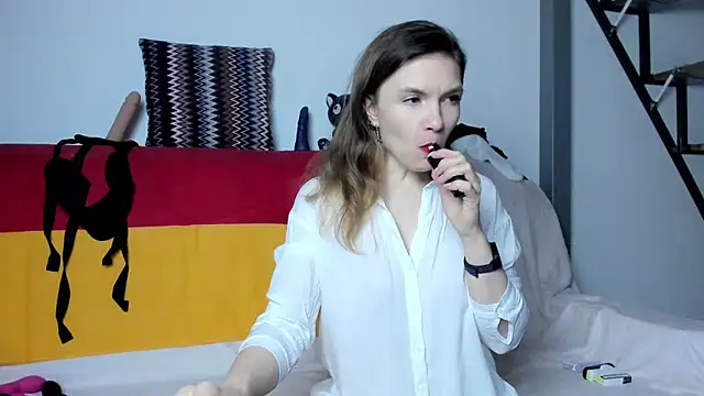 Katherine Twilight online show from 02-21-25, 03:54