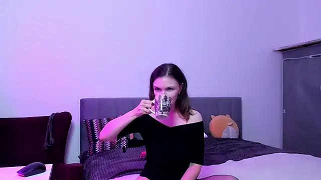 Katherine Twilight online show from 11-13-25, 03:55